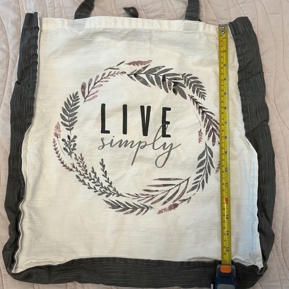 Live Simply Cotton Canvas Wreath Boho Tote Bag - Picture 4 of 4